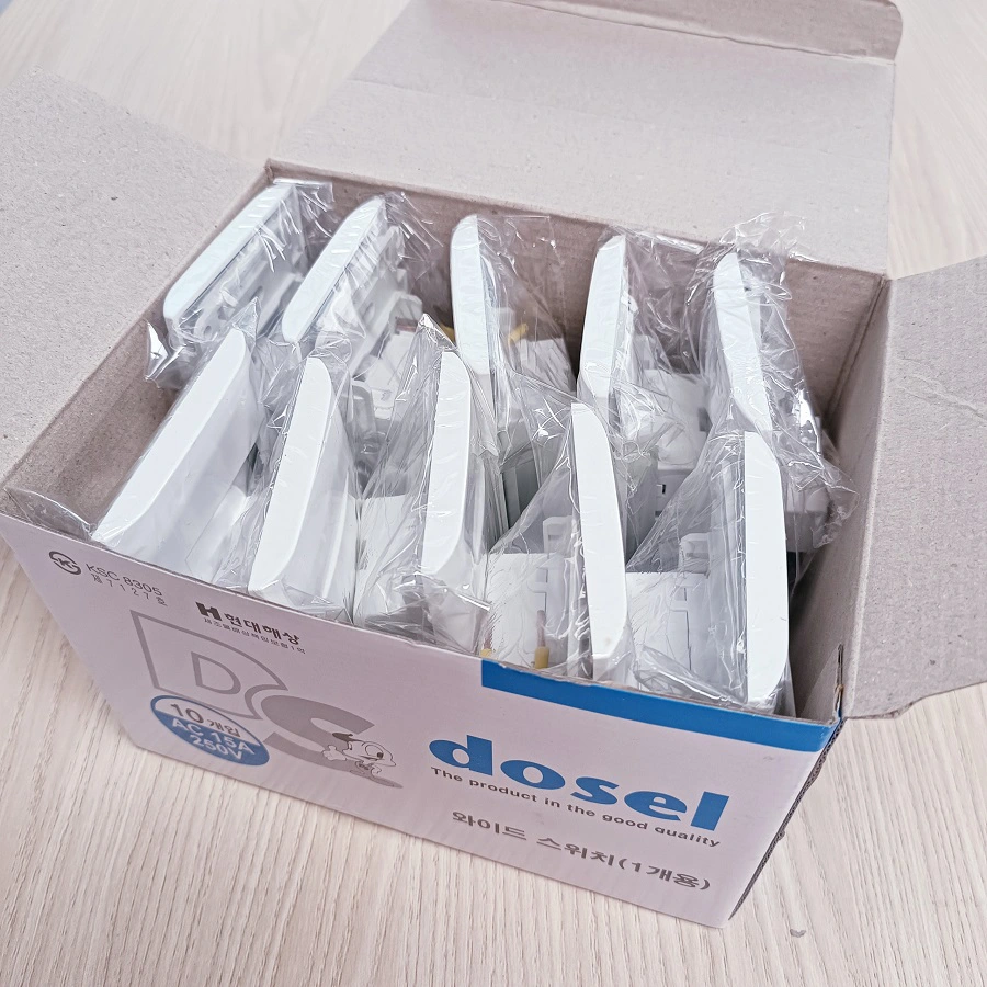 Công tắc điện Dosel Hàn Quốc 1 chiều 3 phím 11 Công tắc điện Dosel Hàn Quốc 1 chiều 1 phím