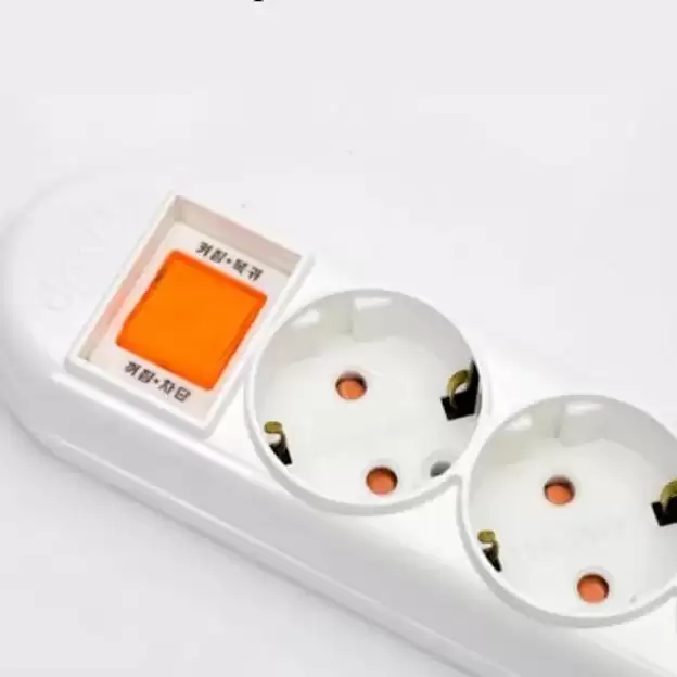 Ổ cắm điện Dosel 4 lỗ DM2217