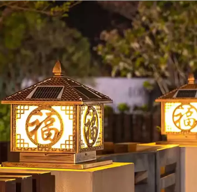 ĐÈN TRỤ CỔNG NĂNG LƯỢNG MẶT TRỜI – PHONG CÁCH CỔ ĐIỂN SANG TRỌNG